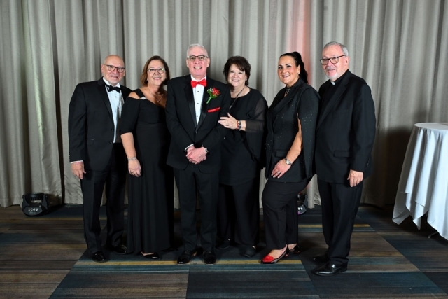 President's Dinner honorees and attendees