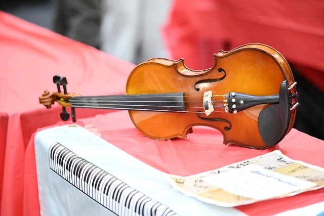Violin on a table 