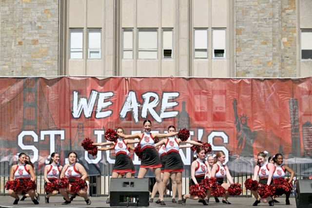 Cheerleading team performance 
