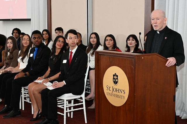 Group of people at President's Society event at St. John's 