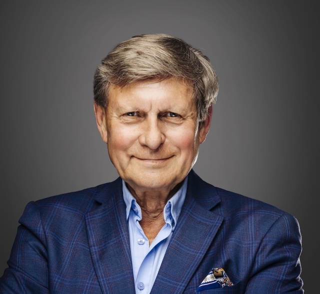 Leszek Balcerowicz headshot