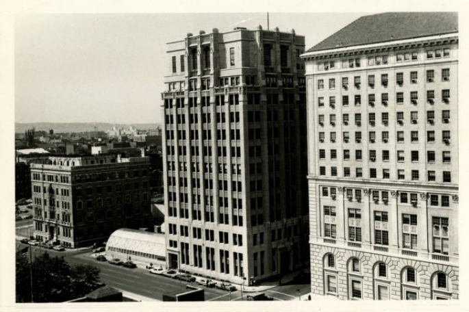 Exterior shot of Schermerhorn Street Campus building
