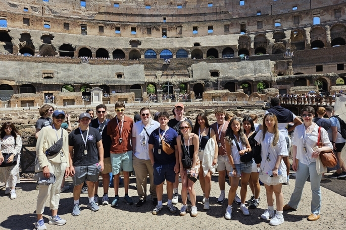 Jessica Harris and her Rome class