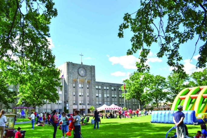 Great Lawn with rides and alumni