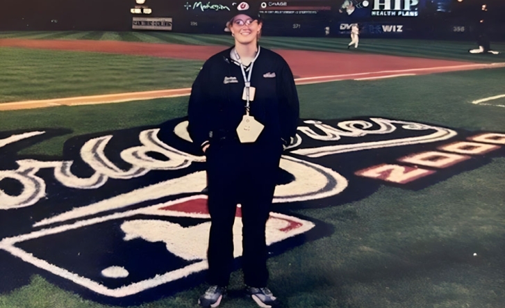 St. john's alumna on met's stadium field