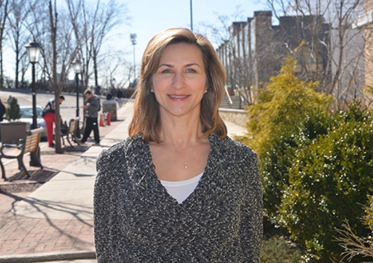 Anna Martin headshot