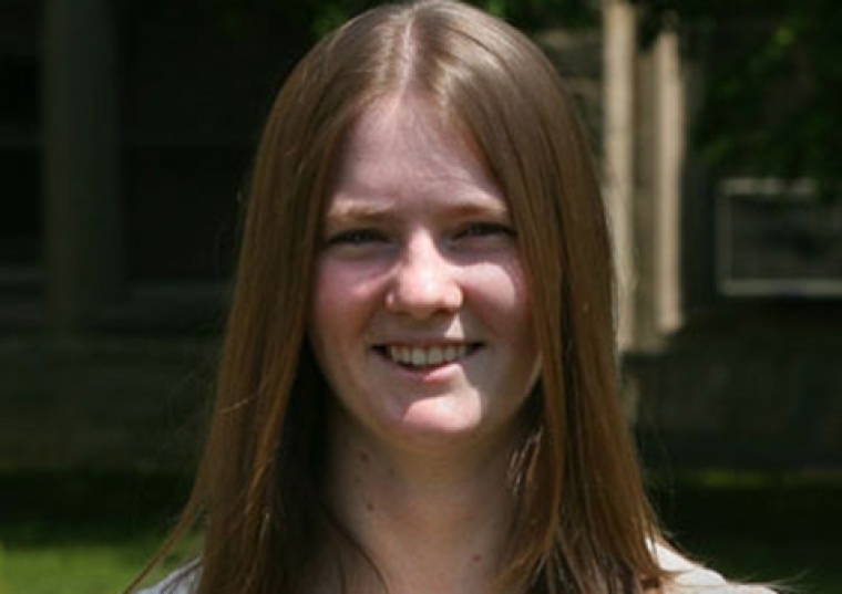 Amy Petersen headshot