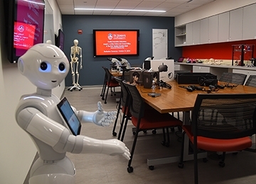 Pepper the robot in the Innovation's Lab