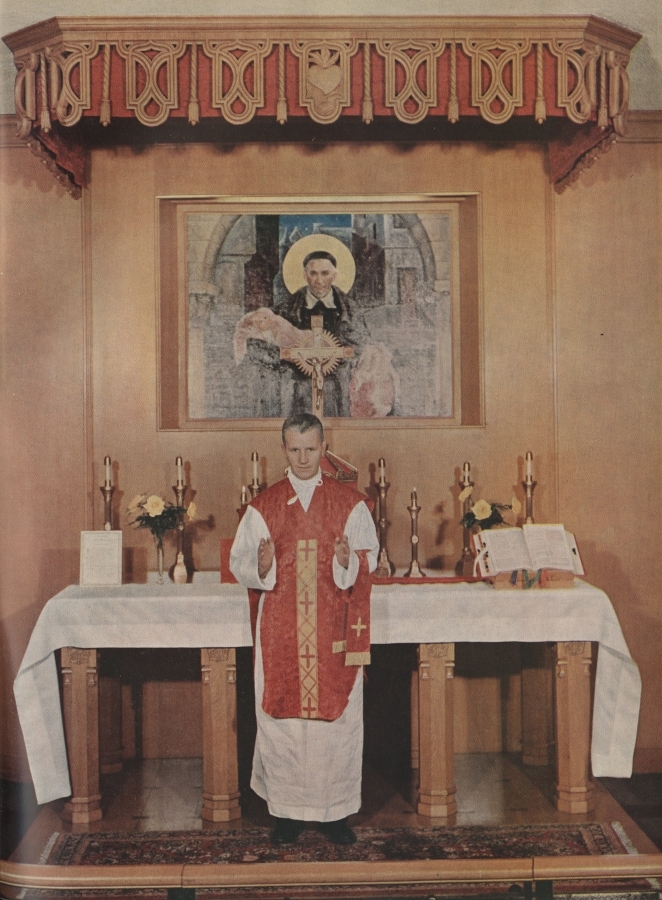 St. Vincent de Paul Chapel, Schermerhorn Street (altar)