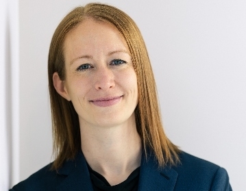 Lisa Dicker headshot